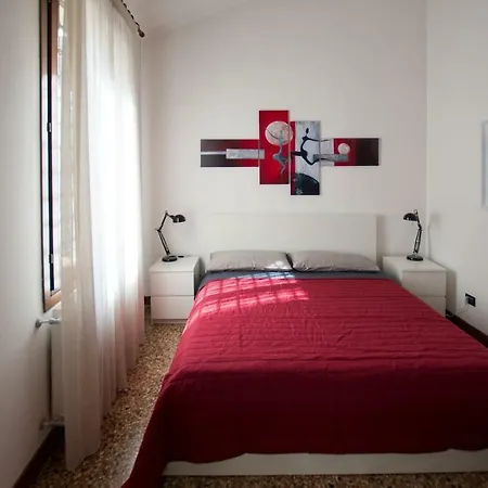 A Due Passi Dal Duomo - Apt Apartmán *
